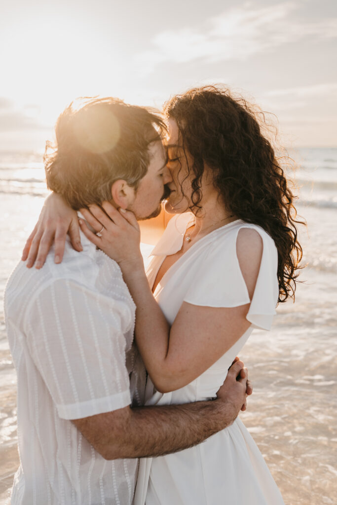romantic-couple-kissing-on-pensacola-beach