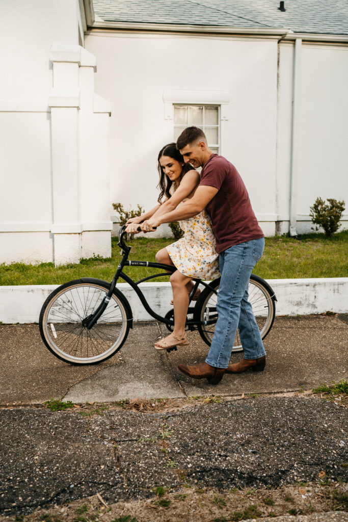 couple-riding-a-bike